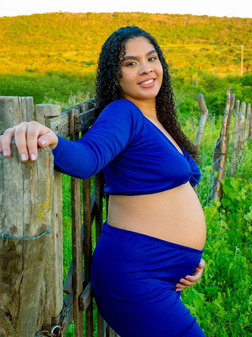 #EnsaioGestante #Maternidade #AmorMaterno #Barriguda #Gravidez #FotografiaGestante #MomentoMágico #Expectativa #Família #FuturoPapai #FuturaMamãe #AmorIncondicional #BebêàCaminho #VidaNova #Emoção #Vínculo #BarrigaDeGrávida #AmorEmGestação #EnsaioFotográf