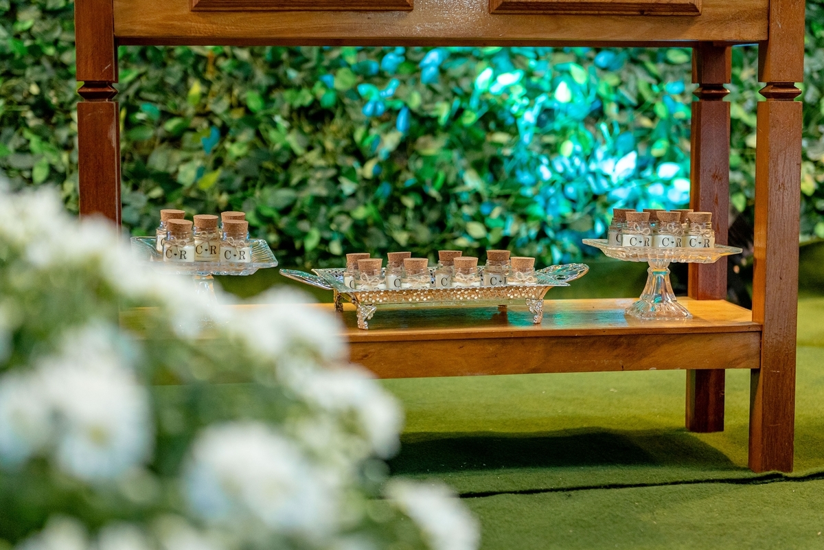 #Casamento #CasamentoDosSonhos #Noiva #Noivo #Amor #Felicidade #Cerimônia #Celebração #CasamentoPerfeito #VestidoDeNoiva #TernoDoNoivo #Aliança #AmorEterno #Casal #Família #UniãodeAlmas #MomentoMágico #JuntosParaSempre #FestaDeCasamento #CasamentoRomântic