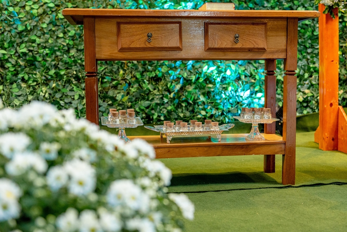 #Casamento #CasamentoDosSonhos #Noiva #Noivo #Amor #Felicidade #Cerimônia #Celebração #CasamentoPerfeito #VestidoDeNoiva #TernoDoNoivo #Aliança #AmorEterno #Casal #Família #UniãodeAlmas #MomentoMágico #JuntosParaSempre #FestaDeCasamento #CasamentoRomântic