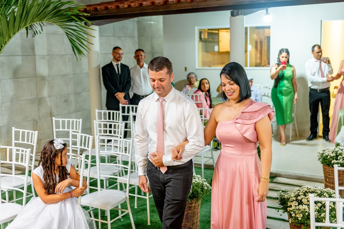 #Casamento #CasamentoDosSonhos #Noiva #Noivo #Amor #Felicidade #Cerimônia #Celebração #CasamentoPerfeito #VestidoDeNoiva #TernoDoNoivo #Aliança #AmorEterno #Casal #Família #UniãodeAlmas #MomentoMágico #JuntosParaSempre #FestaDeCasamento #CasamentoRomântic