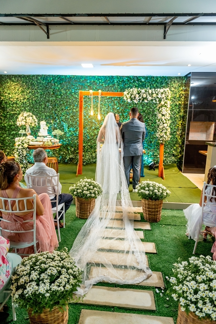 #Casamento #CasamentoDosSonhos #Noiva #Noivo #Amor #Felicidade #Cerimônia #Celebração #CasamentoPerfeito #VestidoDeNoiva #TernoDoNoivo #Aliança #AmorEterno #Casal #Família #UniãodeAlmas #MomentoMágico #JuntosParaSempre #FestaDeCasamento #CasamentoRomântic