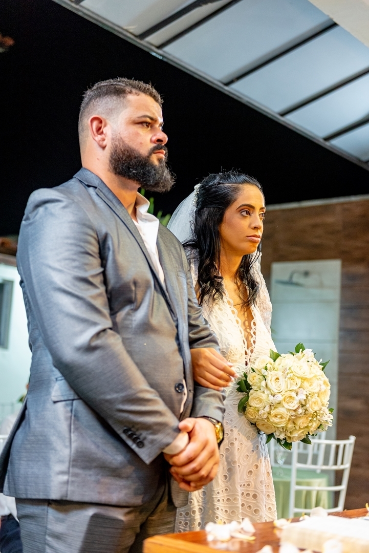 #Casamento #CasamentoDosSonhos #Noiva #Noivo #Amor #Felicidade #Cerimônia #Celebração #CasamentoPerfeito #VestidoDeNoiva #TernoDoNoivo #Aliança #AmorEterno #Casal #Família #UniãodeAlmas #MomentoMágico #JuntosParaSempre #FestaDeCasamento #CasamentoRomântic