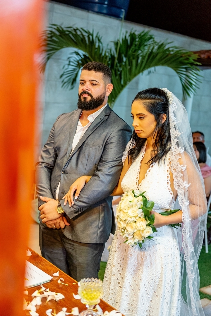 #Casamento #CasamentoDosSonhos #Noiva #Noivo #Amor #Felicidade #Cerimônia #Celebração #CasamentoPerfeito #VestidoDeNoiva #TernoDoNoivo #Aliança #AmorEterno #Casal #Família #UniãodeAlmas #MomentoMágico #JuntosParaSempre #FestaDeCasamento #CasamentoRomântic