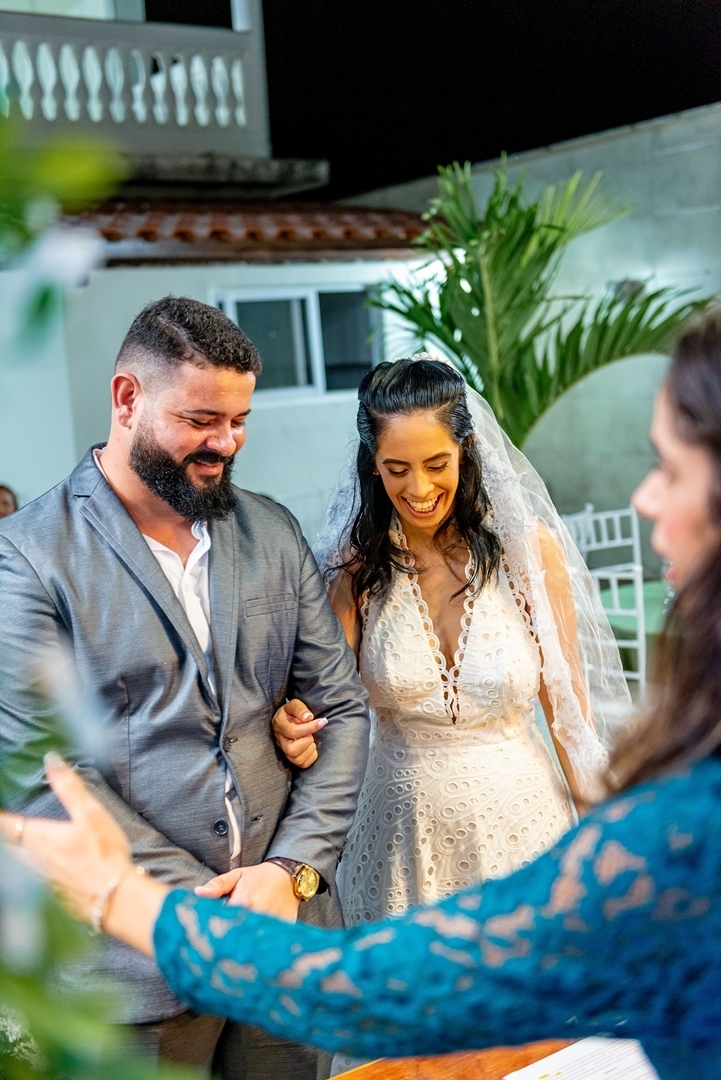 #Casamento #CasamentoDosSonhos #Noiva #Noivo #Amor #Felicidade #Cerimônia #Celebração #CasamentoPerfeito #VestidoDeNoiva #TernoDoNoivo #Aliança #AmorEterno #Casal #Família #UniãodeAlmas #MomentoMágico #JuntosParaSempre #FestaDeCasamento #CasamentoRomântic