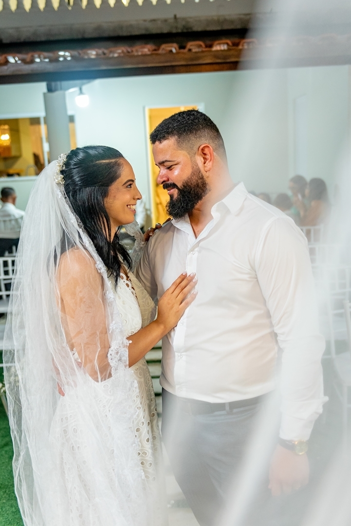 #Casamento #CasamentoDosSonhos #Noiva #Noivo #Amor #Felicidade #Cerimônia #Celebração #CasamentoPerfeito #VestidoDeNoiva #TernoDoNoivo #Aliança #AmorEterno #Casal #Família #UniãodeAlmas #MomentoMágico #JuntosParaSempre #FestaDeCasamento #CasamentoRomântic