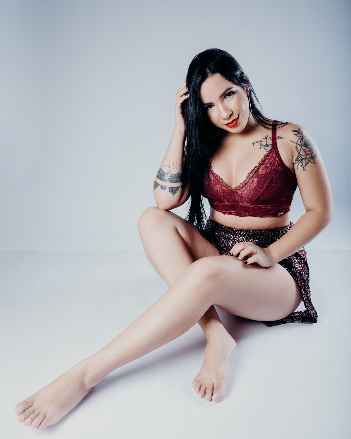 ensaio fotográfico feminino, beleza feminina, empoderamento feminino, retratos autênticos, fotografia de moda, diversidade feminina, celebração da mulher, sessão de fotos personalizada, maquiagem profissional, direção de arte, estilo pessoal, momentos esp