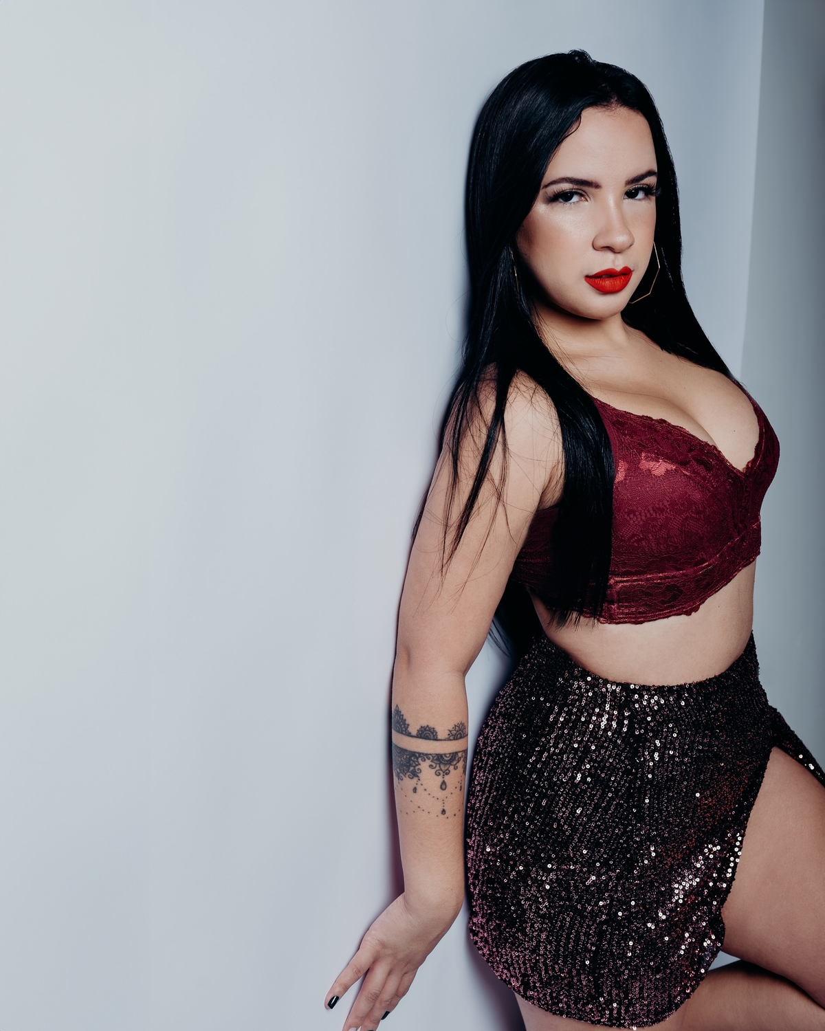 ensaio fotográfico feminino, beleza feminina, empoderamento feminino, retratos autênticos, fotografia de moda, diversidade feminina, celebração da mulher, sessão de fotos personalizada, maquiagem profissional, direção de arte, estilo pessoal, momentos esp