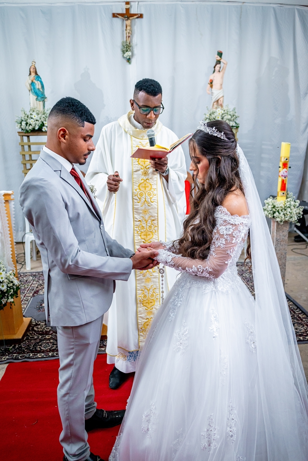 #CasamentoDosSonhos #PlanejamentoDeCasamento #DecoraçãoDeCasamento #VestidoDeNoiva #BuffetParaCasamento #CerimôniaDeCasamento #InspiraçãoParaCasamento #CasamentoElegante #DicasDeCasamento #OrganizaçãoDeCasamento #CasamentoPerfeito #Noiva2024 #CasamentoCom