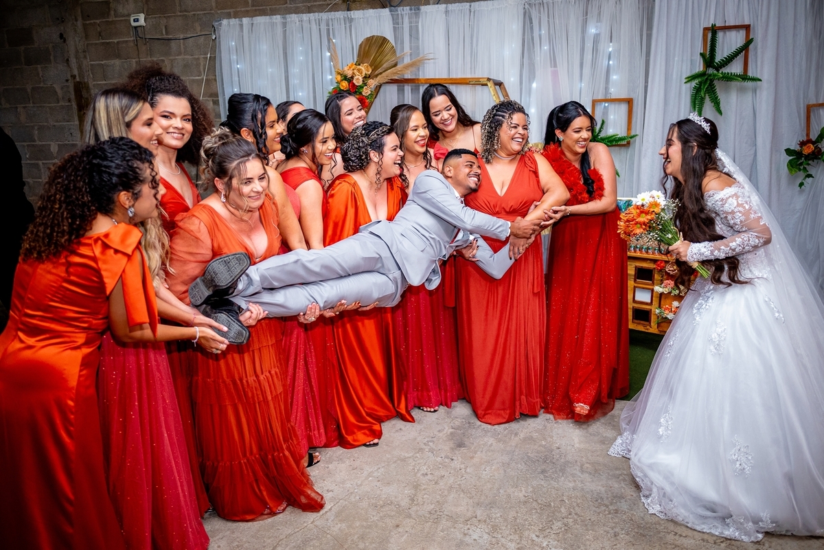 #CasamentoDosSonhos #PlanejamentoDeCasamento #DecoraçãoDeCasamento #VestidoDeNoiva #BuffetParaCasamento #CerimôniaDeCasamento #InspiraçãoParaCasamento #CasamentoElegante #DicasDeCasamento #OrganizaçãoDeCasamento #CasamentoPerfeito #Noiva2024 #CasamentoCom