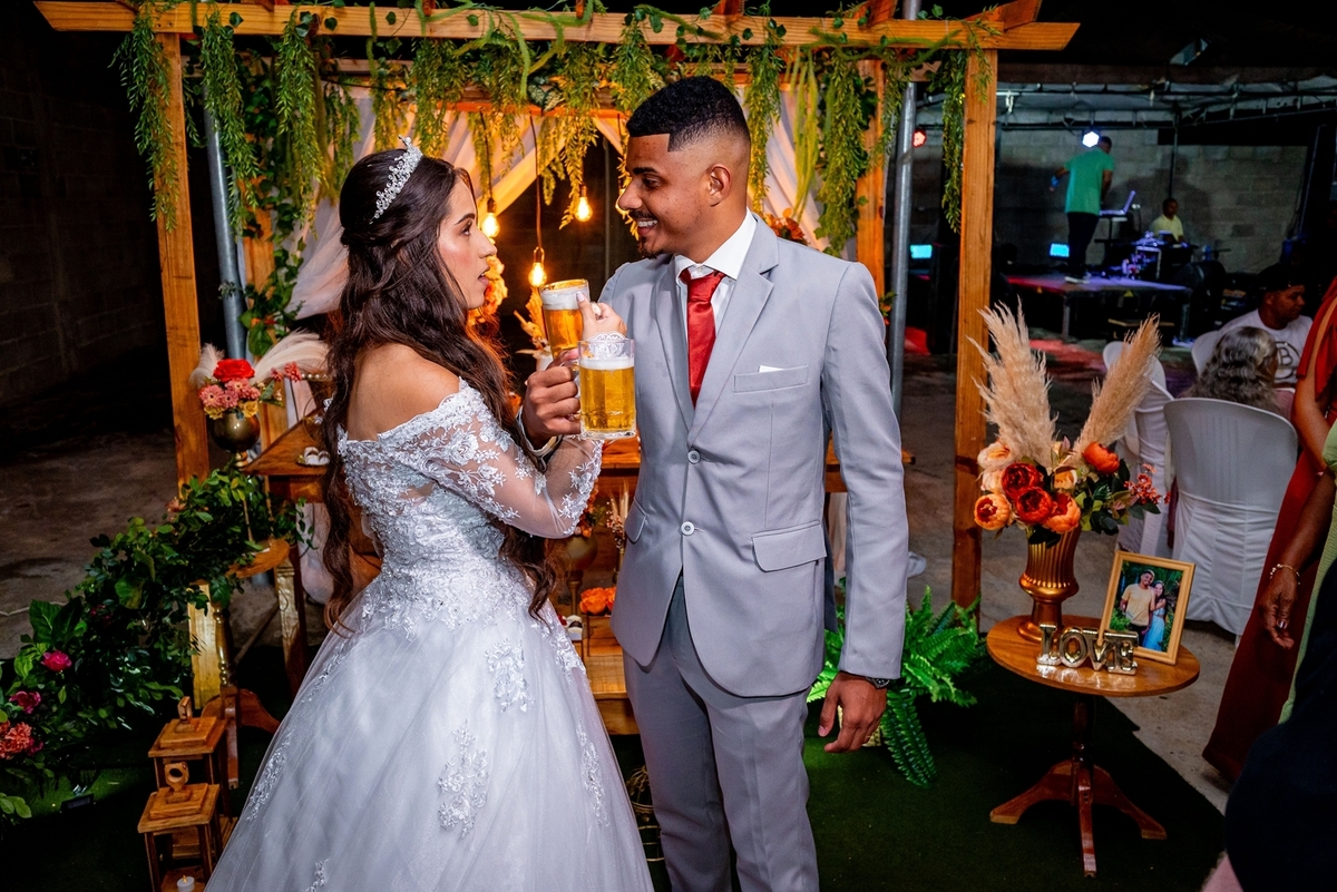 #CasamentoDosSonhos #PlanejamentoDeCasamento #DecoraçãoDeCasamento #VestidoDeNoiva #BuffetParaCasamento #CerimôniaDeCasamento #InspiraçãoParaCasamento #CasamentoElegante #DicasDeCasamento #OrganizaçãoDeCasamento #CasamentoPerfeito #Noiva2024 #CasamentoCom