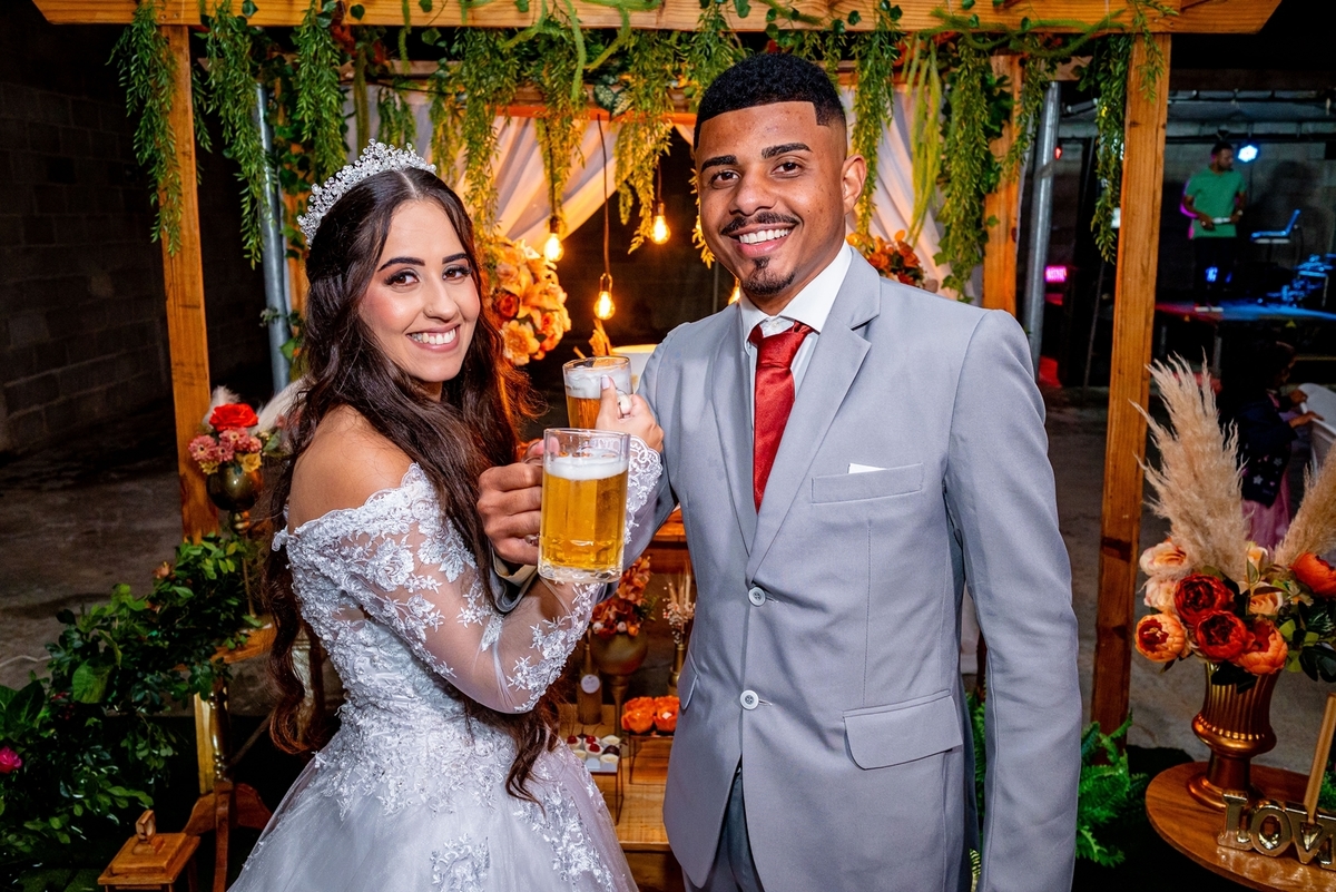 #CasamentoDosSonhos #PlanejamentoDeCasamento #DecoraçãoDeCasamento #VestidoDeNoiva #BuffetParaCasamento #CerimôniaDeCasamento #InspiraçãoParaCasamento #CasamentoElegante #DicasDeCasamento #OrganizaçãoDeCasamento #CasamentoPerfeito #Noiva2024 #CasamentoCom