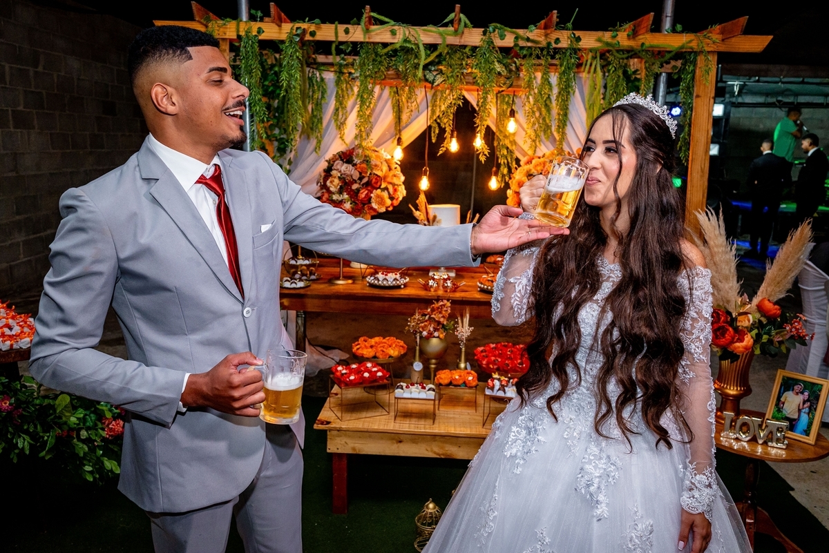 #CasamentoDosSonhos #PlanejamentoDeCasamento #DecoraçãoDeCasamento #VestidoDeNoiva #BuffetParaCasamento #CerimôniaDeCasamento #InspiraçãoParaCasamento #CasamentoElegante #DicasDeCasamento #OrganizaçãoDeCasamento #CasamentoPerfeito #Noiva2024 #CasamentoCom