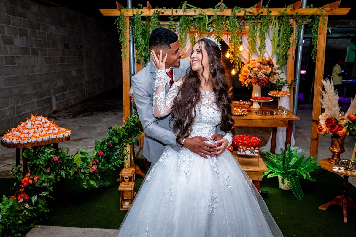 #CasamentoDosSonhos #PlanejamentoDeCasamento #DecoraçãoDeCasamento #VestidoDeNoiva #BuffetParaCasamento #CerimôniaDeCasamento #InspiraçãoParaCasamento #CasamentoElegante #DicasDeCasamento #OrganizaçãoDeCasamento #CasamentoPerfeito #Noiva2024 #CasamentoCom