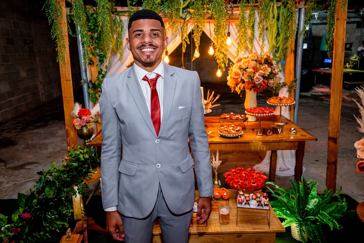 #CasamentoDosSonhos #PlanejamentoDeCasamento #DecoraçãoDeCasamento #VestidoDeNoiva #BuffetParaCasamento #CerimôniaDeCasamento #InspiraçãoParaCasamento #CasamentoElegante #DicasDeCasamento #OrganizaçãoDeCasamento #CasamentoPerfeito #Noiva2024 #CasamentoCom