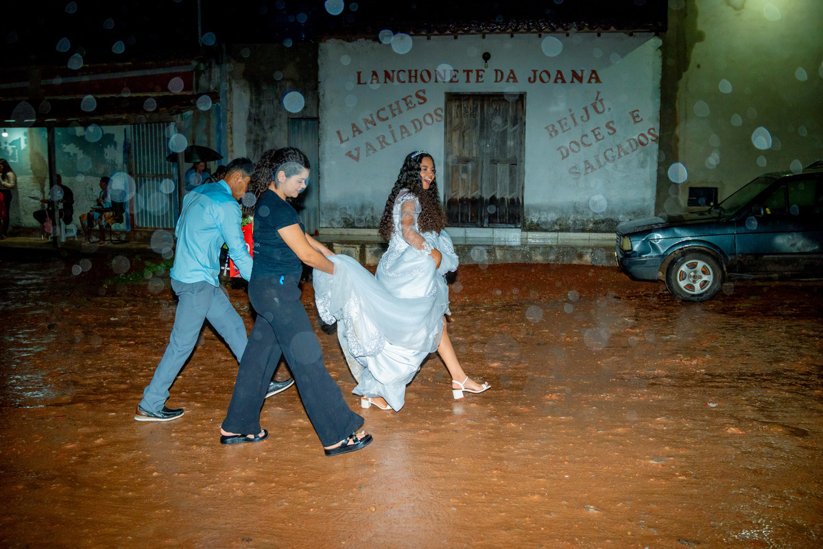 #fotografiadecasamento #casamentoaoarlivre #casamentorustico #noiva2025 #ensaionupcial #casamentonocampo #decoracaoboho #weddingphotography #weddingphotographerbrasil #fotografodecasamento #inspiracaodecasamento #makingofnoiva #sunsetwedding #casamentorea