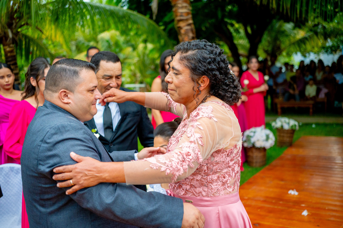#fotografiadecasamento #casamentoaoarlivre #casamentorustico #noiva2025 #ensaionupcial #casamentonocampo #decoracaoboho #weddingphotography #weddingphotographerbrasil #fotografodecasamento #inspiracaodecasamento #makingofnoiva #sunsetwedding #casamentorea