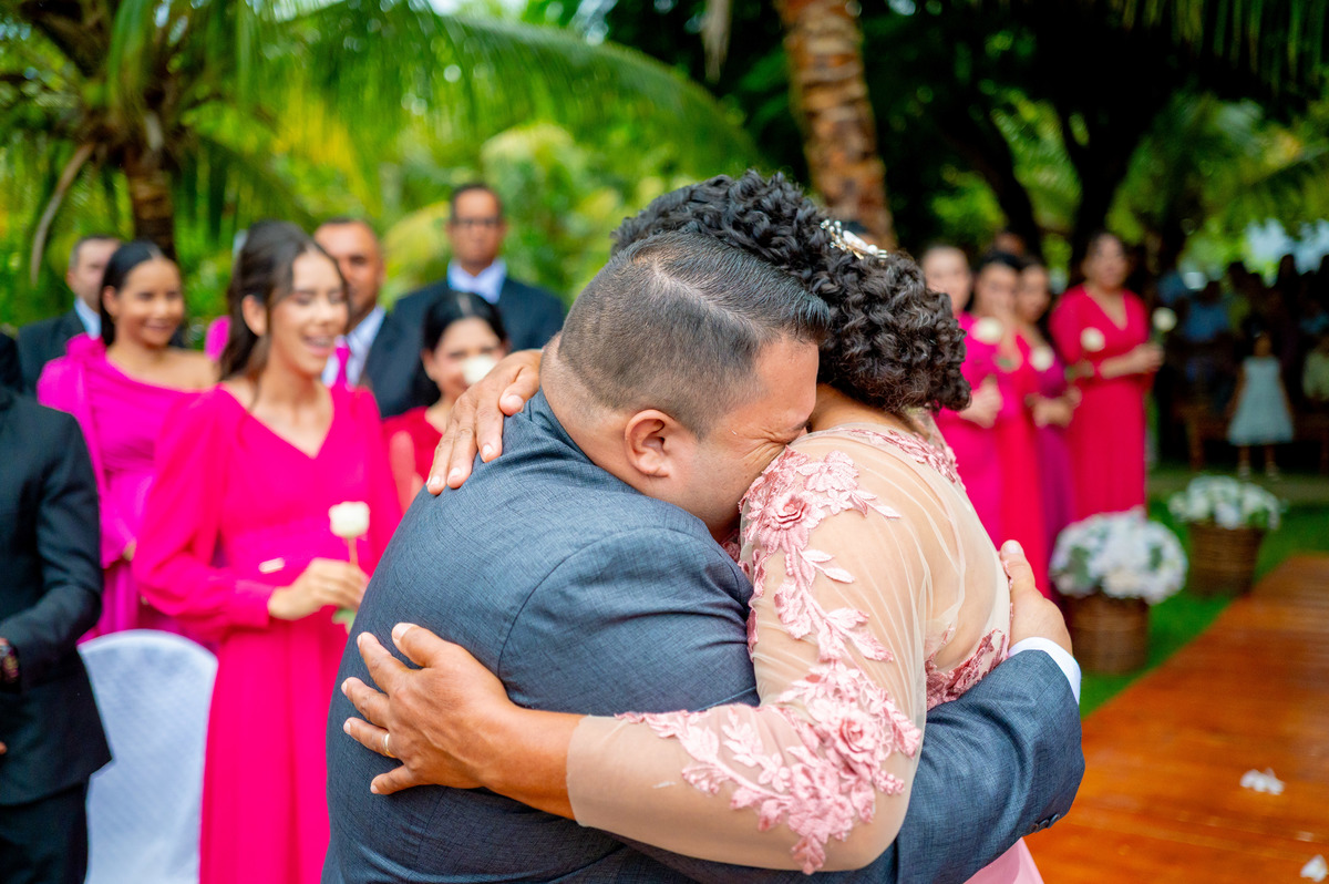 #fotografiadecasamento #casamentoaoarlivre #casamentorustico #noiva2025 #ensaionupcial #casamentonocampo #decoracaoboho #weddingphotography #weddingphotographerbrasil #fotografodecasamento #inspiracaodecasamento #makingofnoiva #sunsetwedding #casamentorea