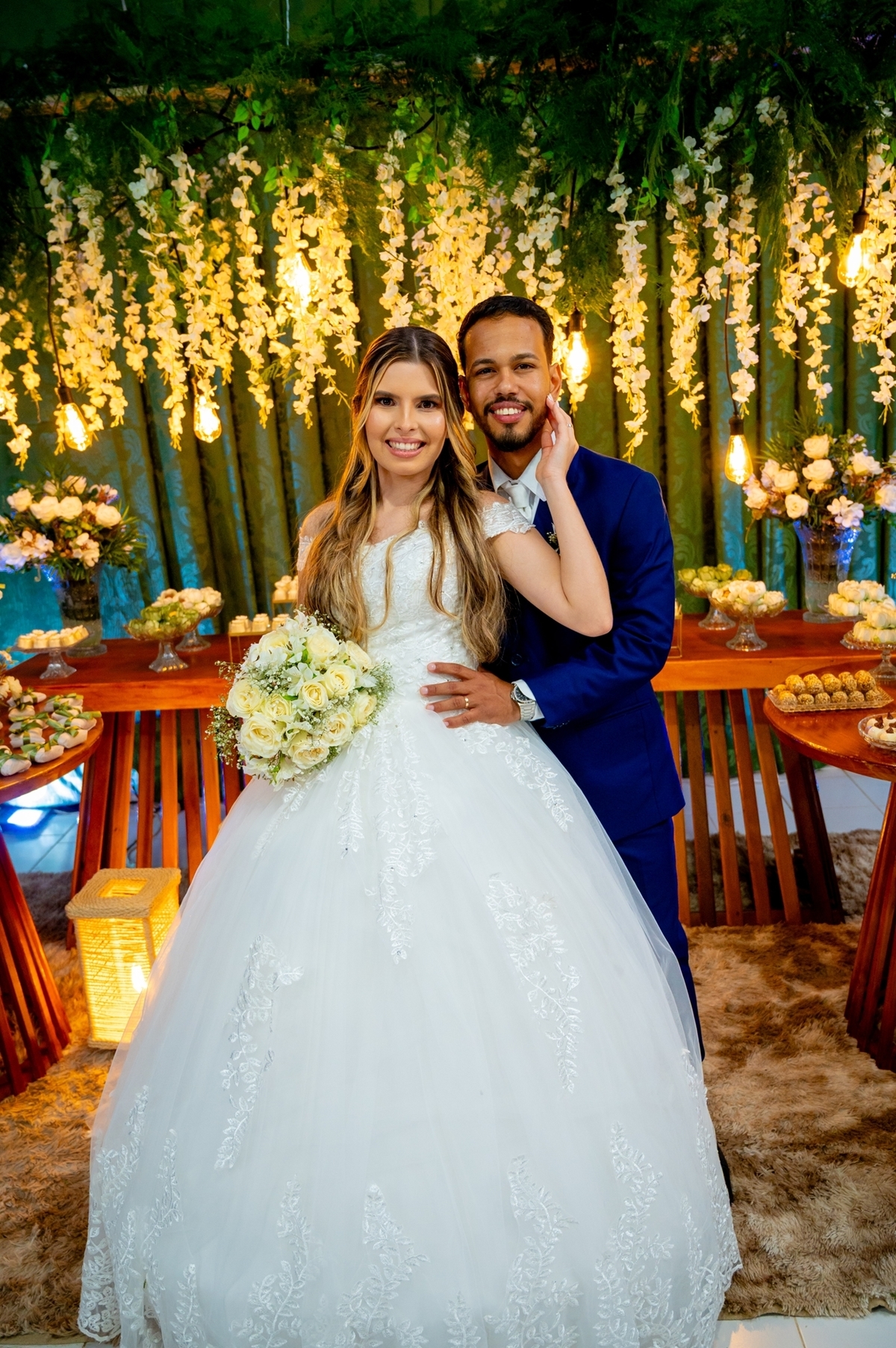 Fotografia de casamento ao ar livre em Monte Santo com Maria Izabel e Diego. Amor, emoção e momentos únicos registrados com estilo profissional. Fotógrafo de casamento, fotos da noiva, noivo e cerimônia. #JuniorFotografia