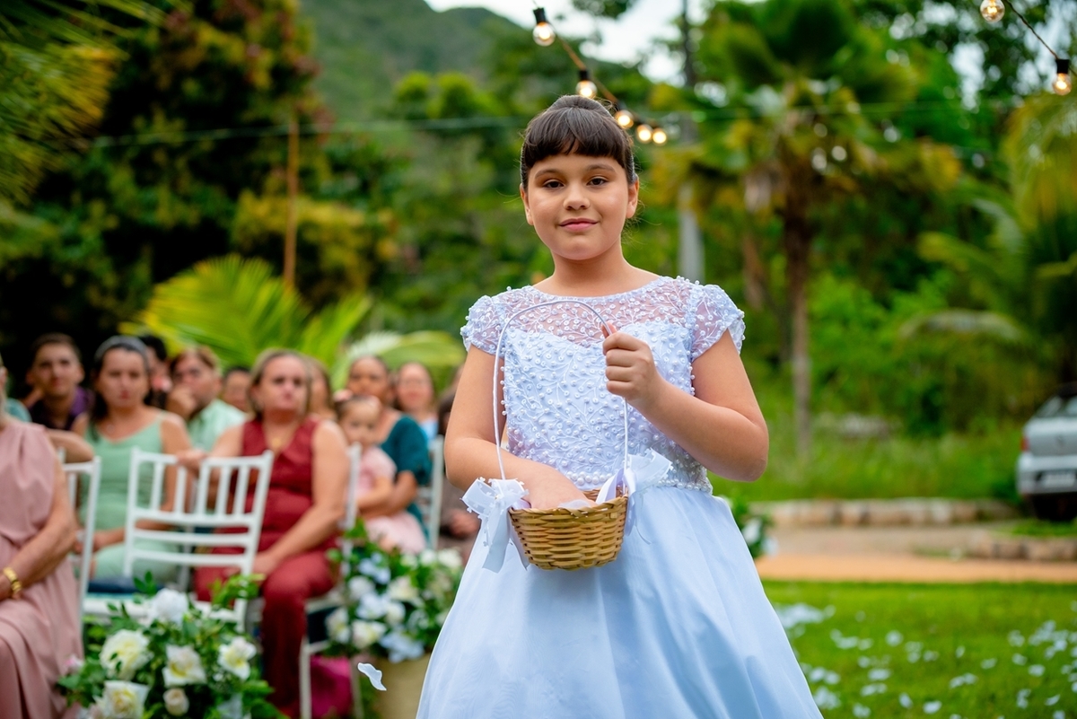 Fotografia de casamento ao ar livre em Monte Santo com Maria Izabel e Diego. Amor, emoção e momentos únicos registrados com estilo profissional. Fotógrafo de casamento, fotos da noiva, noivo e cerimônia. #JuniorFotografia