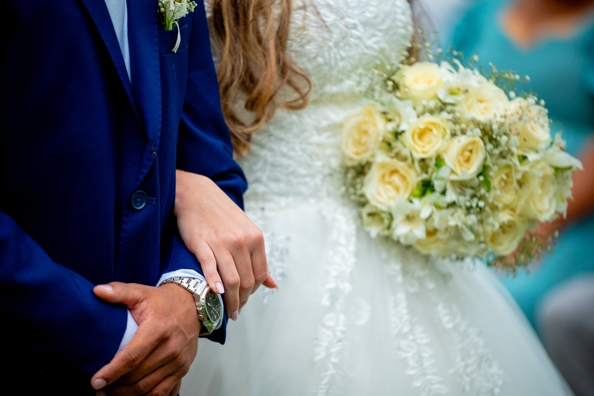 Fotografia de casamento ao ar livre em Monte Santo com Maria Izabel e Diego. Amor, emoção e momentos únicos registrados com estilo profissional. Fotógrafo de casamento, fotos da noiva, noivo e cerimônia. #JuniorFotografia