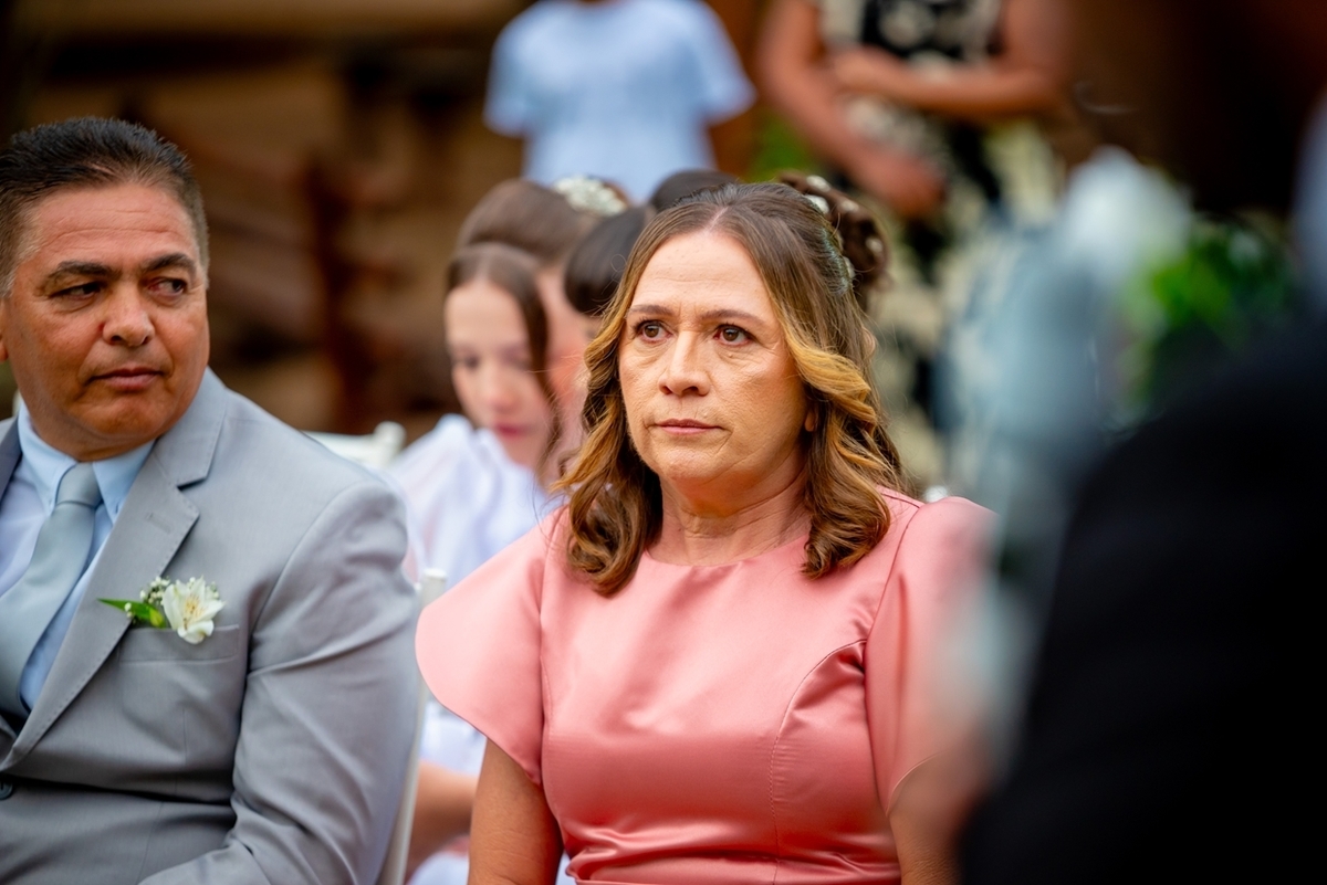 Fotografia de casamento ao ar livre em Monte Santo com Maria Izabel e Diego. Amor, emoção e momentos únicos registrados com estilo profissional. Fotógrafo de casamento, fotos da noiva, noivo e cerimônia. #JuniorFotografia
