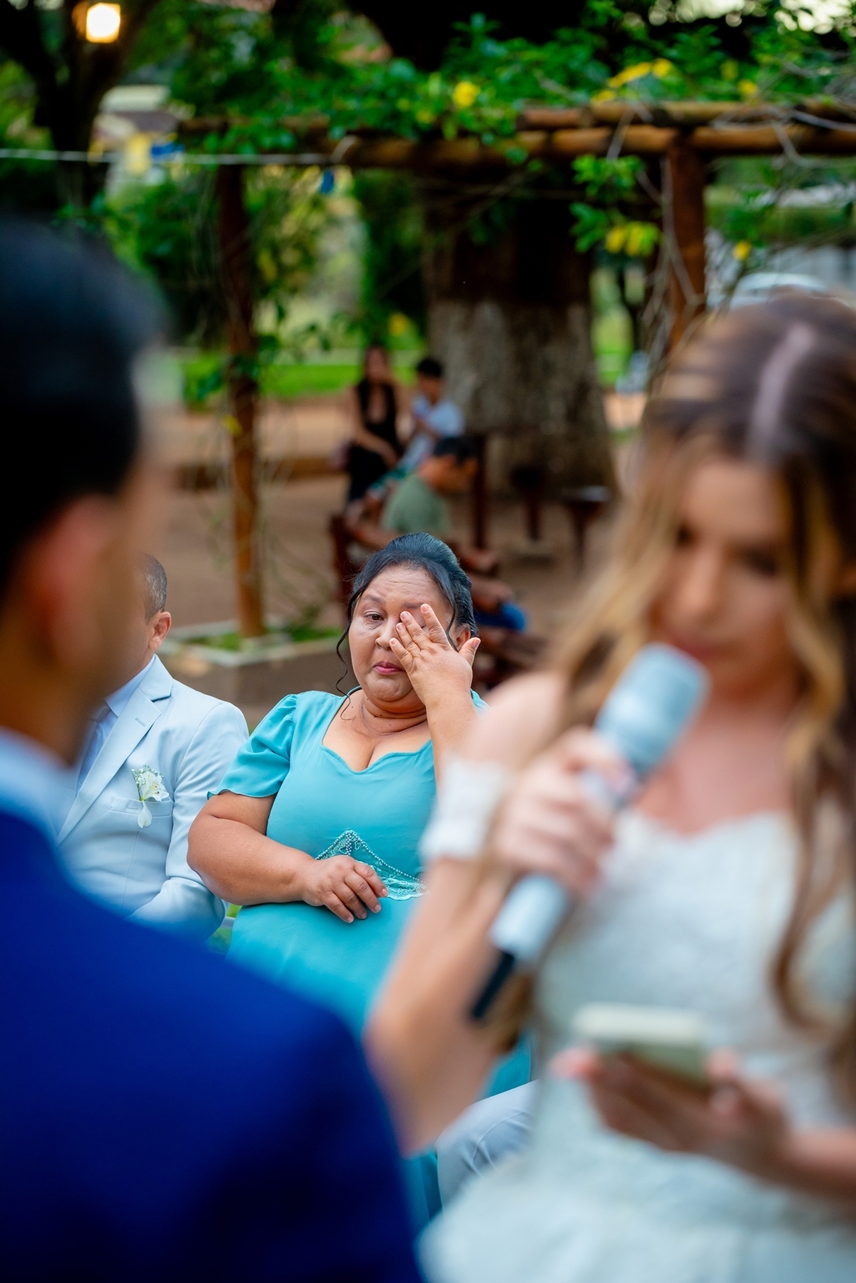 Fotografia de casamento ao ar livre em Monte Santo com Maria Izabel e Diego. Amor, emoção e momentos únicos registrados com estilo profissional. Fotógrafo de casamento, fotos da noiva, noivo e cerimônia. #JuniorFotografia