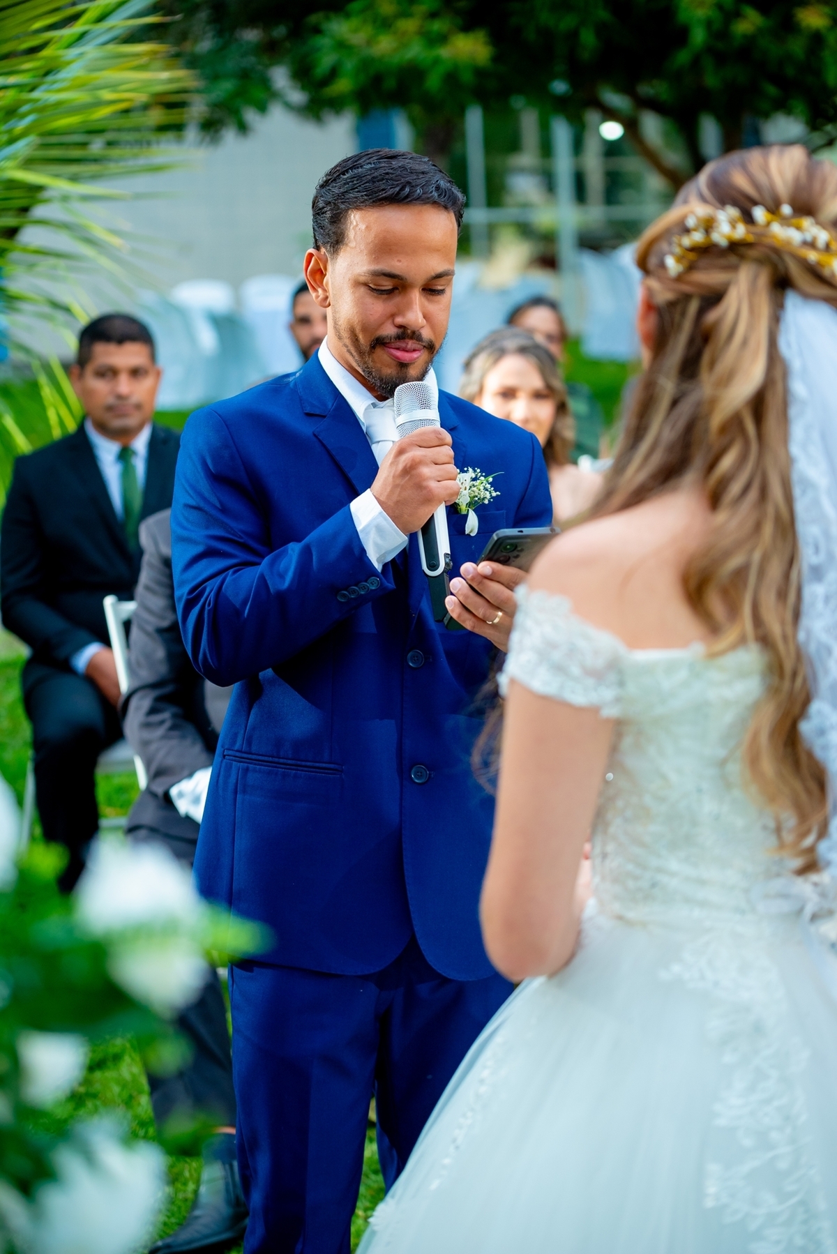 Fotografia de casamento ao ar livre em Monte Santo com Maria Izabel e Diego. Amor, emoção e momentos únicos registrados com estilo profissional. Fotógrafo de casamento, fotos da noiva, noivo e cerimônia. #JuniorFotografia