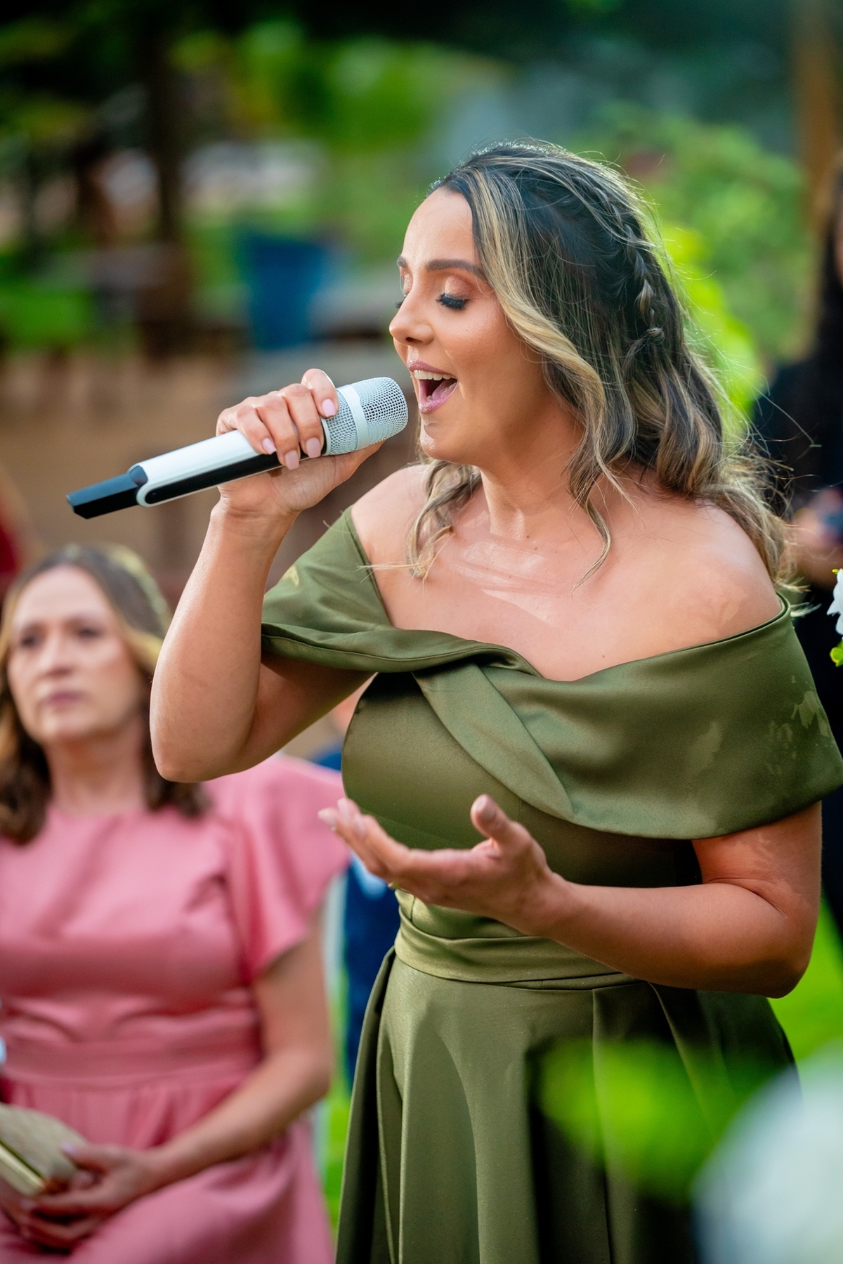 Fotografia de casamento ao ar livre em Monte Santo com Maria Izabel e Diego. Amor, emoção e momentos únicos registrados com estilo profissional. Fotógrafo de casamento, fotos da noiva, noivo e cerimônia. #JuniorFotografia