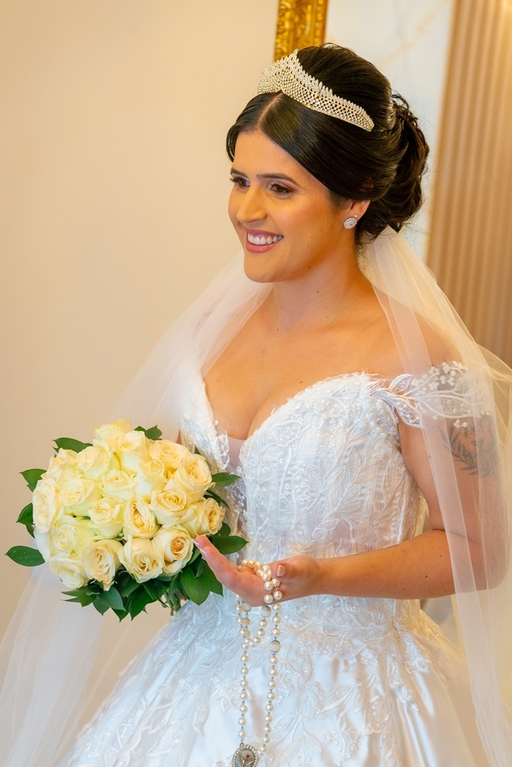 inspiração de casamento simples

casamento tradicional na igreja

ideias para casamento religioso

fotos de casamento reais

casamento íntimo e emocionante