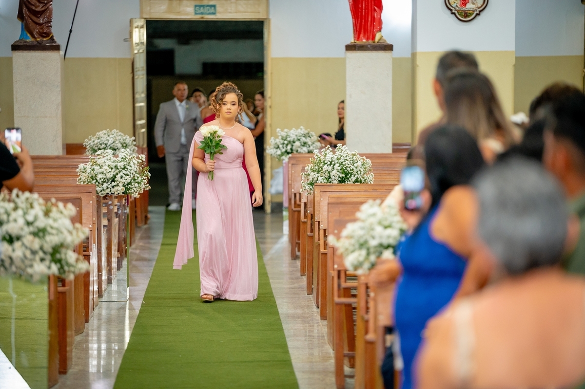 inspiração de casamento simples

casamento tradicional na igreja

ideias para casamento religioso

fotos de casamento reais

casamento íntimo e emocionante