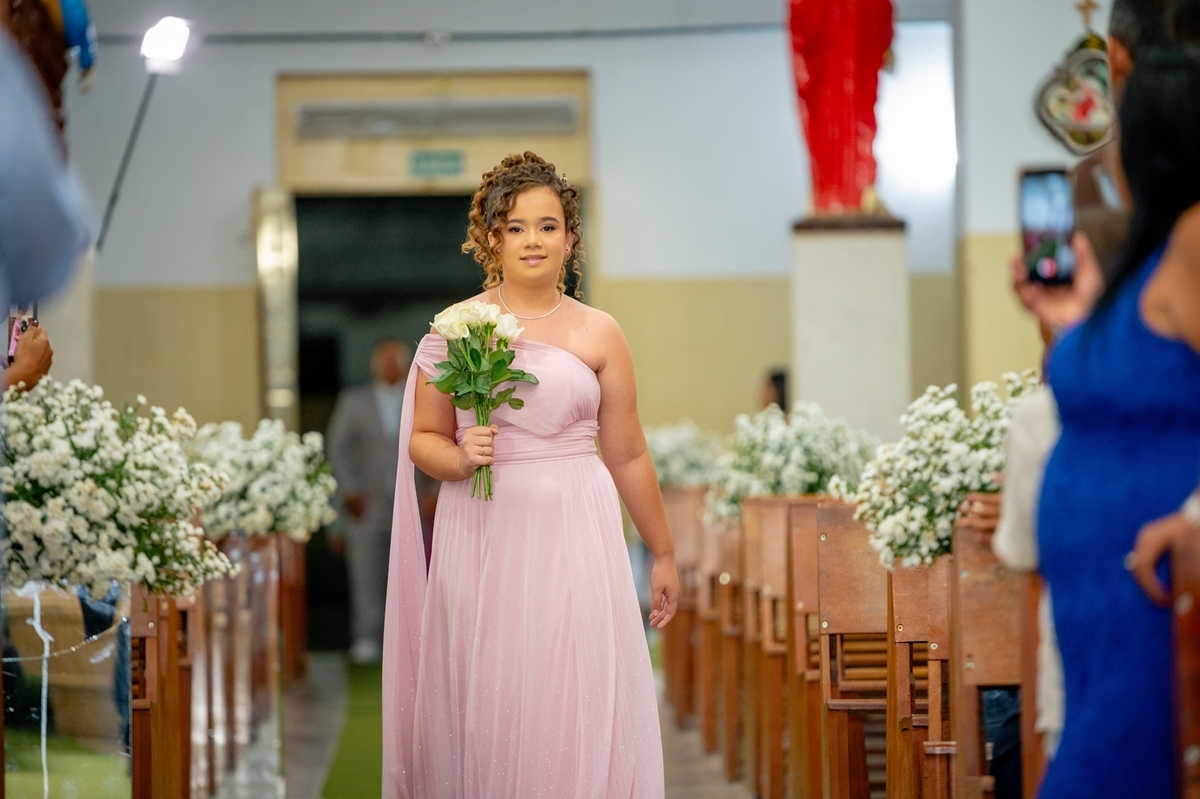 inspiração de casamento simples

casamento tradicional na igreja

ideias para casamento religioso

fotos de casamento reais

casamento íntimo e emocionante