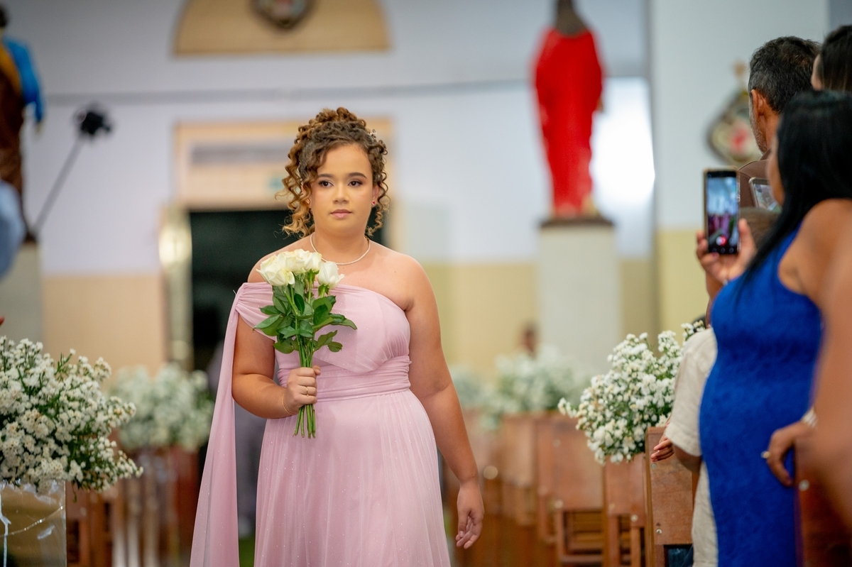 inspiração de casamento simples

casamento tradicional na igreja

ideias para casamento religioso

fotos de casamento reais

casamento íntimo e emocionante