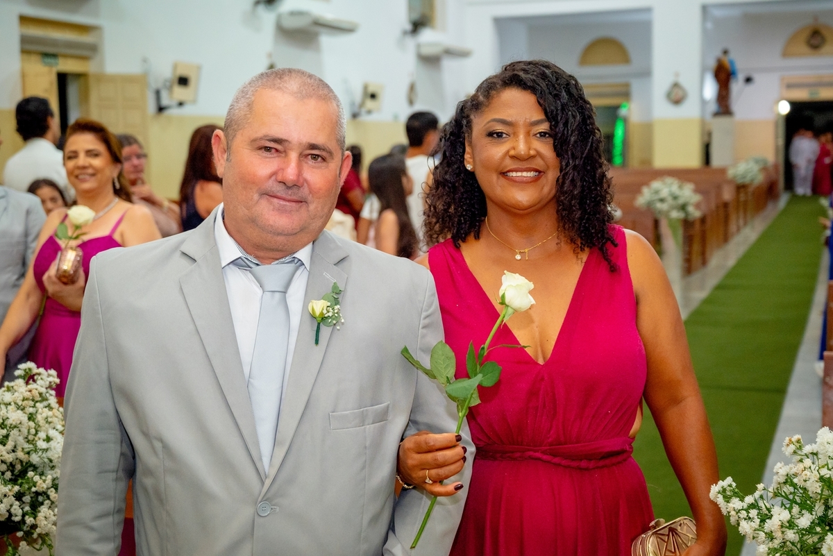 inspiração de casamento simples

casamento tradicional na igreja

ideias para casamento religioso

fotos de casamento reais

casamento íntimo e emocionante
