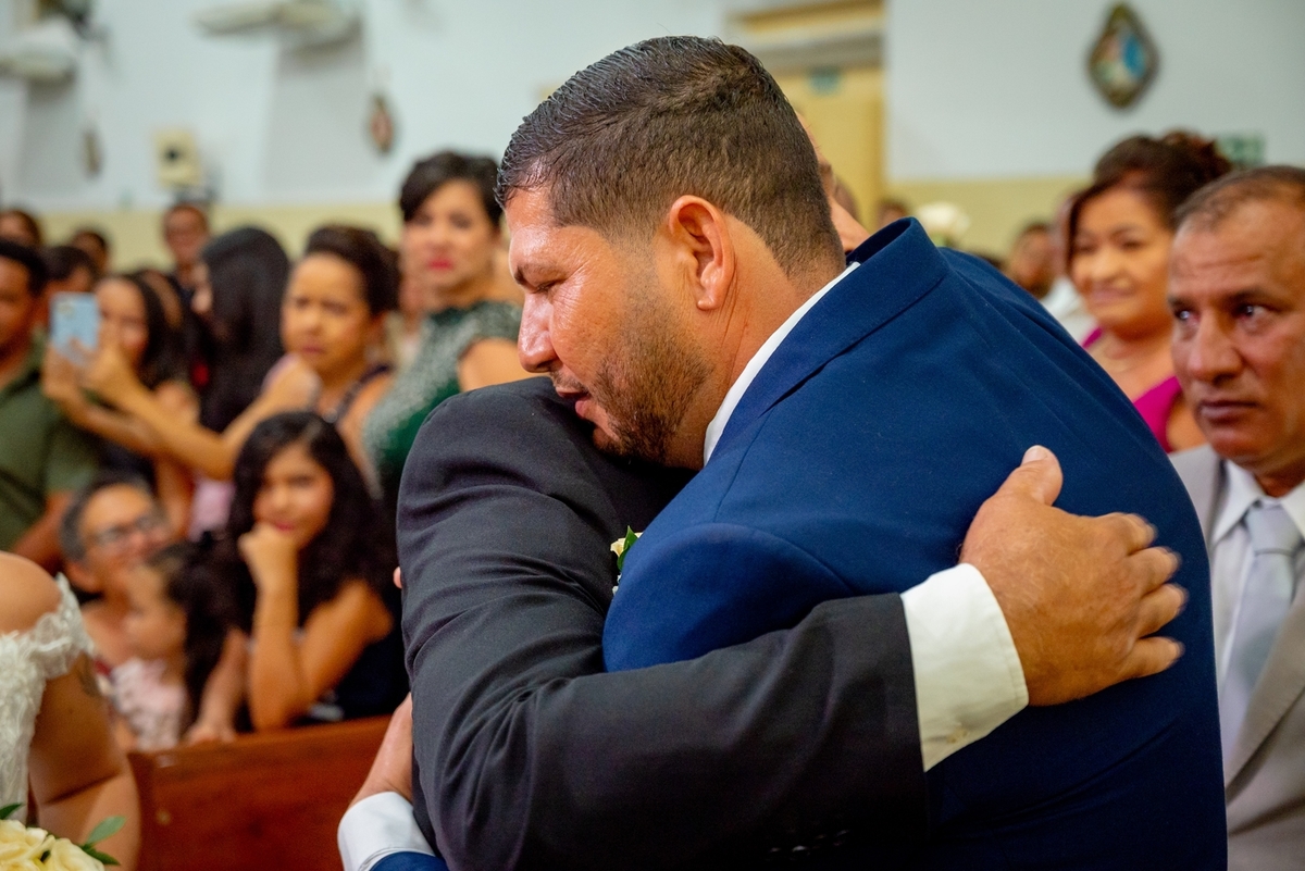 inspiração de casamento simples

casamento tradicional na igreja

ideias para casamento religioso

fotos de casamento reais

casamento íntimo e emocionante