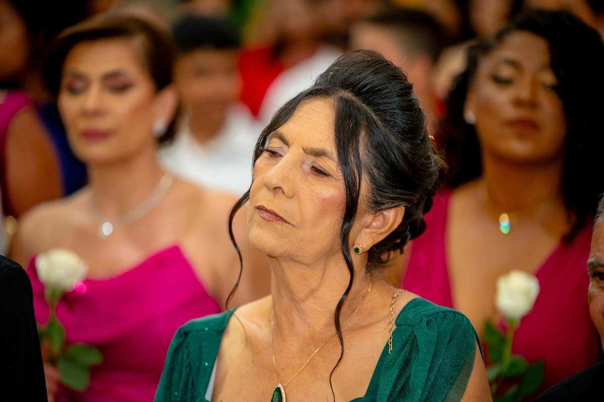 inspiração de casamento simples

casamento tradicional na igreja

ideias para casamento religioso

fotos de casamento reais

casamento íntimo e emocionante