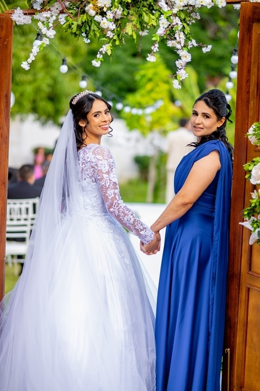 poses para casamento ao ar livre, como tirar fotos lindas, fotos perfeitas em casamento ao ar livre, o vestido de noiva mais lindo e perfeito, o melhor vestido para casamento ao ar livre, onde encontrar o local perfeito para casamento ao ar livre