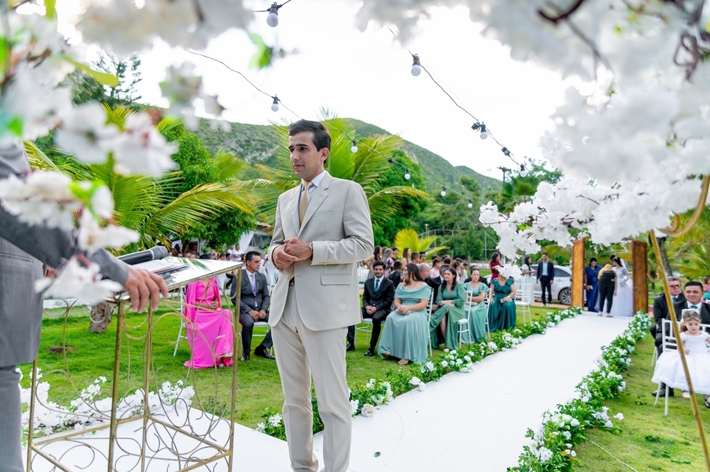 poses para casamento ao ar livre, como tirar fotos lindas, fotos perfeitas em casamento ao ar livre, o vestido de noiva mais lindo e perfeito, o melhor vestido para casamento ao ar livre, onde encontrar o local perfeito para casamento ao ar livre