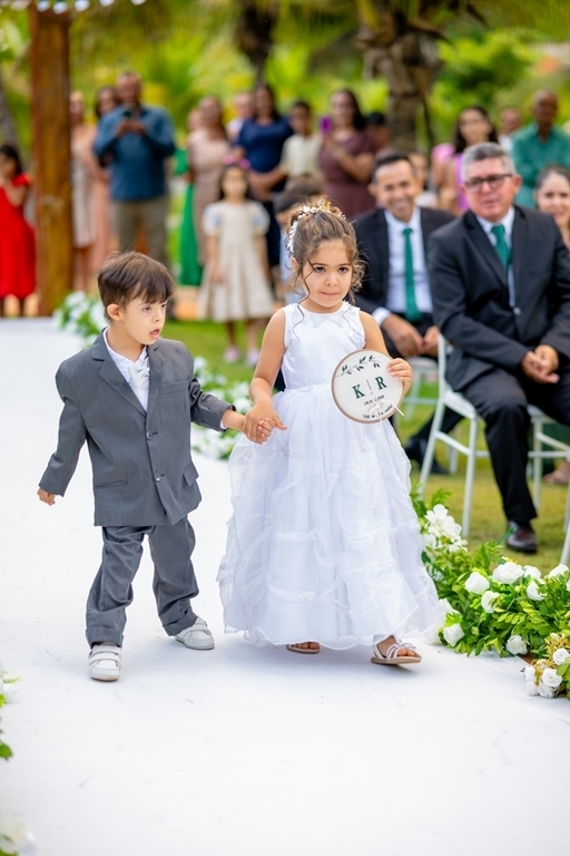poses para casamento ao ar livre, como tirar fotos lindas, fotos perfeitas em casamento ao ar livre, o vestido de noiva mais lindo e perfeito, o melhor vestido para casamento ao ar livre, onde encontrar o local perfeito para casamento ao ar livre