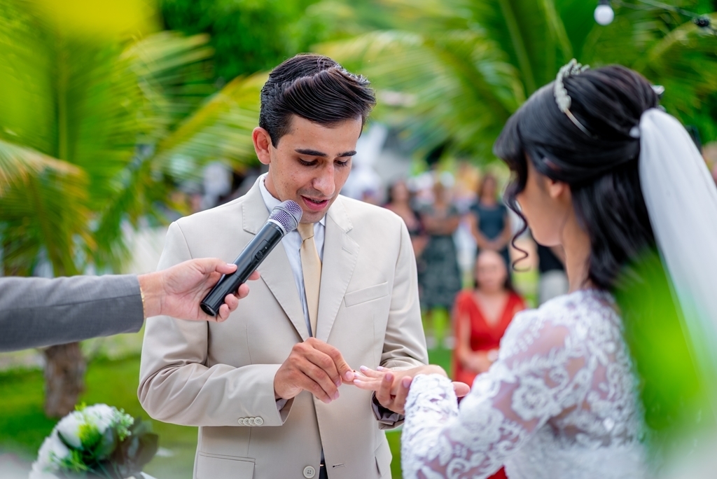 poses para casamento ao ar livre, como tirar fotos lindas, fotos perfeitas em casamento ao ar livre, o vestido de noiva mais lindo e perfeito, o melhor vestido para casamento ao ar livre, onde encontrar o local perfeito para casamento ao ar livre