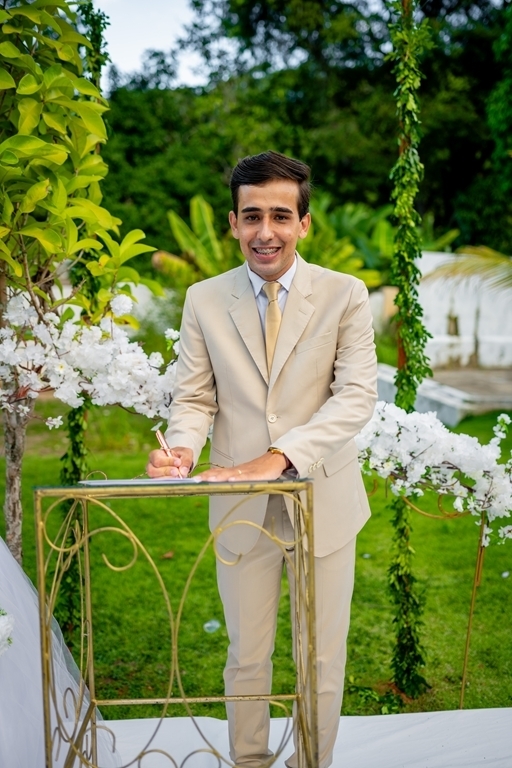 poses para casamento ao ar livre, como tirar fotos lindas, fotos perfeitas em casamento ao ar livre, o vestido de noiva mais lindo e perfeito, o melhor vestido para casamento ao ar livre, onde encontrar o local perfeito para casamento ao ar livre