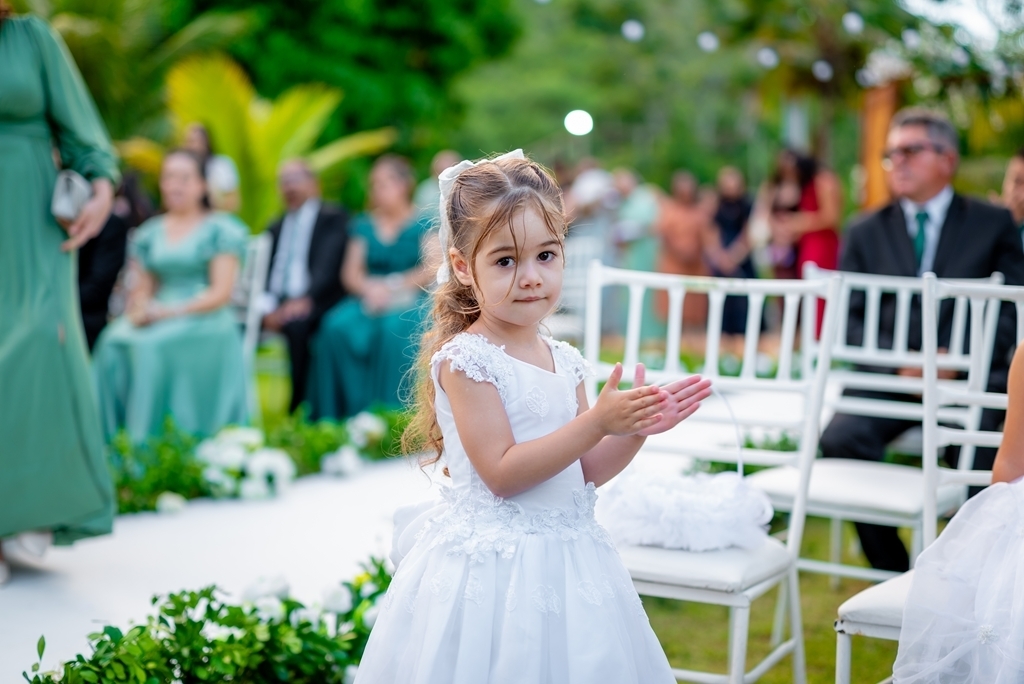 poses para casamento ao ar livre, como tirar fotos lindas, fotos perfeitas em casamento ao ar livre, o vestido de noiva mais lindo e perfeito, o melhor vestido para casamento ao ar livre, onde encontrar o local perfeito para casamento ao ar livre