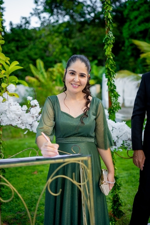 poses para casamento ao ar livre, como tirar fotos lindas, fotos perfeitas em casamento ao ar livre, o vestido de noiva mais lindo e perfeito, o melhor vestido para casamento ao ar livre, onde encontrar o local perfeito para casamento ao ar livre