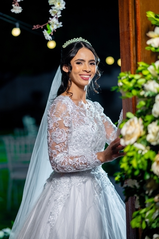 poses para casamento ao ar livre, como tirar fotos lindas, fotos perfeitas em casamento ao ar livre, o vestido de noiva mais lindo e perfeito, o melhor vestido para casamento ao ar livre, onde encontrar o local perfeito para casamento ao ar livre