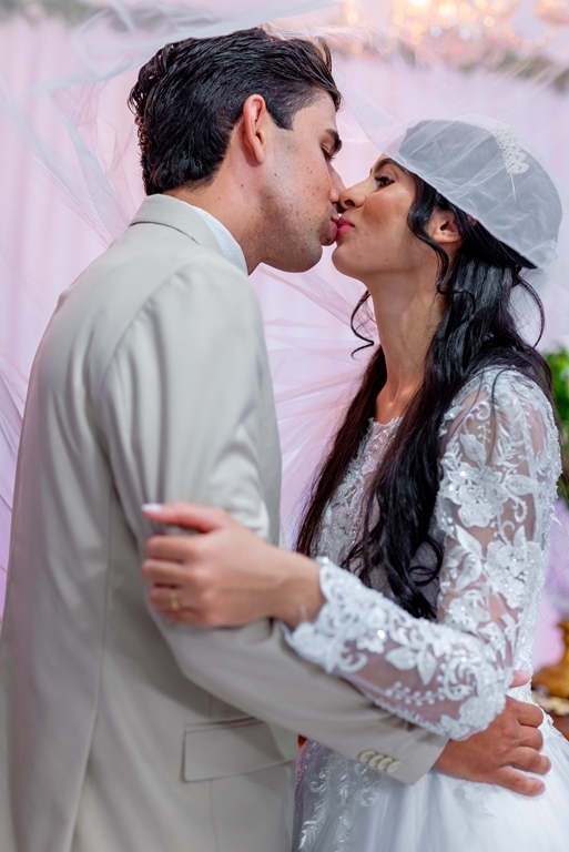 poses para casamento ao ar livre, como tirar fotos lindas, fotos perfeitas em casamento ao ar livre, o vestido de noiva mais lindo e perfeito, o melhor vestido para casamento ao ar livre, onde encontrar o local perfeito para casamento ao ar livre