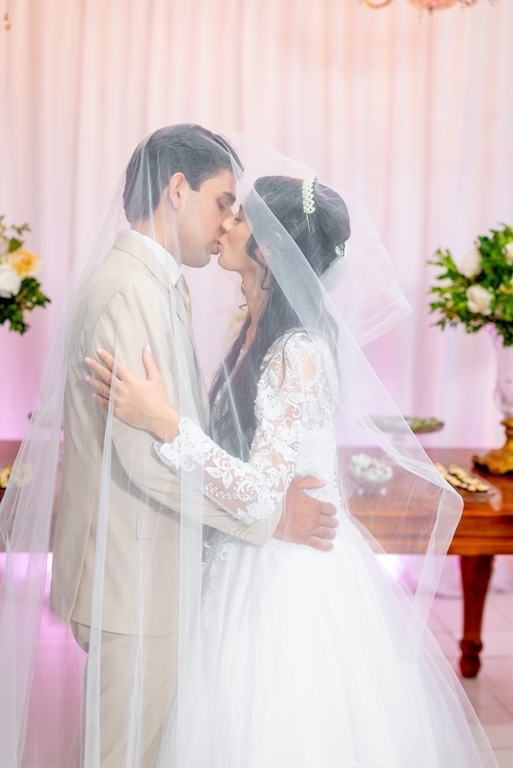 poses para casamento ao ar livre, como tirar fotos lindas, fotos perfeitas em casamento ao ar livre, o vestido de noiva mais lindo e perfeito, o melhor vestido para casamento ao ar livre, onde encontrar o local perfeito para casamento ao ar livre