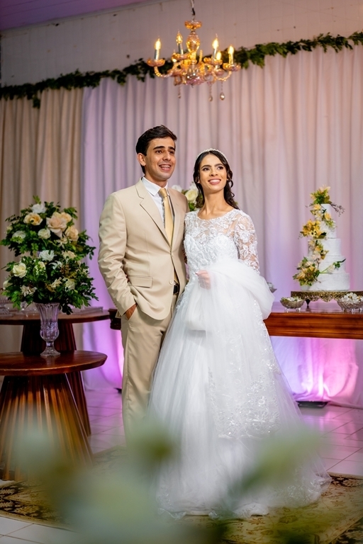 poses para casamento ao ar livre, como tirar fotos lindas, fotos perfeitas em casamento ao ar livre, o vestido de noiva mais lindo e perfeito, o melhor vestido para casamento ao ar livre, onde encontrar o local perfeito para casamento ao ar livre