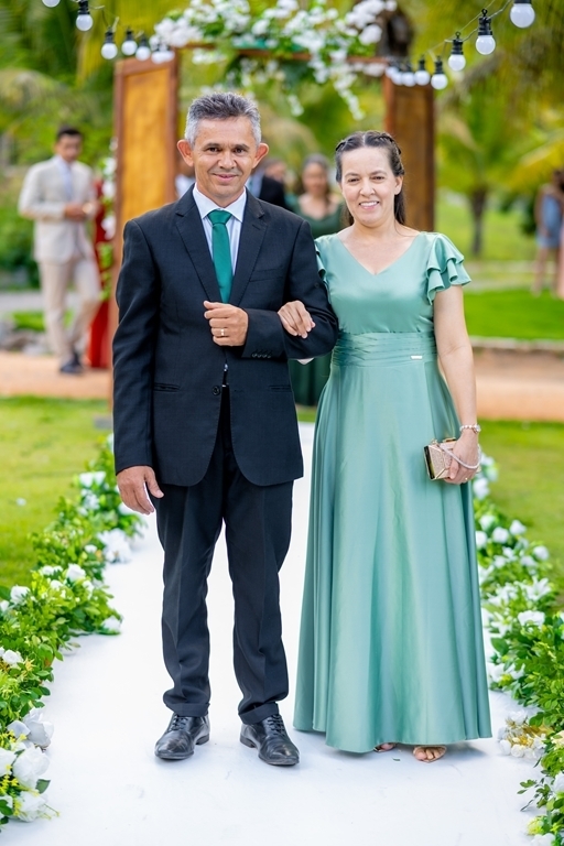 poses para casamento ao ar livre, como tirar fotos lindas, fotos perfeitas em casamento ao ar livre, o vestido de noiva mais lindo e perfeito, o melhor vestido para casamento ao ar livre, onde encontrar o local perfeito para casamento ao ar livre