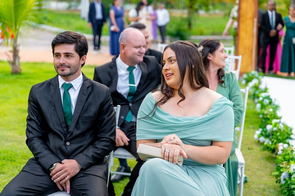poses para casamento ao ar livre, como tirar fotos lindas, fotos perfeitas em casamento ao ar livre, o vestido de noiva mais lindo e perfeito, o melhor vestido para casamento ao ar livre, onde encontrar o local perfeito para casamento ao ar livre