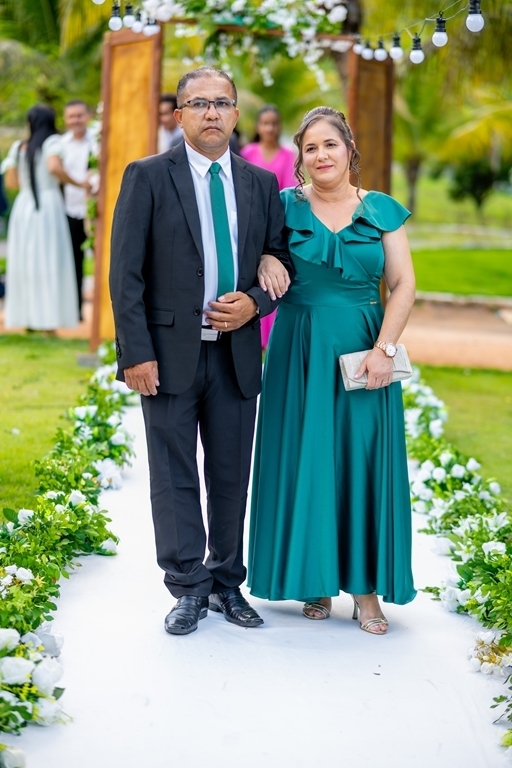 poses para casamento ao ar livre, como tirar fotos lindas, fotos perfeitas em casamento ao ar livre, o vestido de noiva mais lindo e perfeito, o melhor vestido para casamento ao ar livre, onde encontrar o local perfeito para casamento ao ar livre