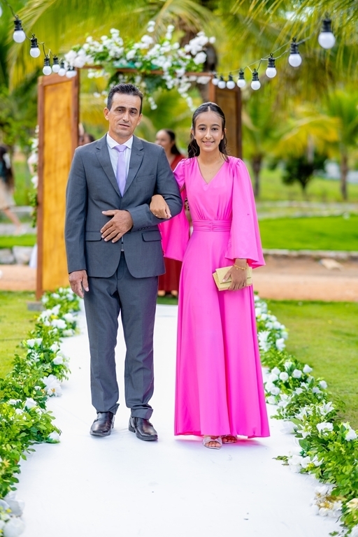 poses para casamento ao ar livre, como tirar fotos lindas, fotos perfeitas em casamento ao ar livre, o vestido de noiva mais lindo e perfeito, o melhor vestido para casamento ao ar livre, onde encontrar o local perfeito para casamento ao ar livre